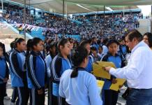 MOQUEGUA: MÃS DE 1,200 ALUMNAS DE LA I.E. SANTA FORTUNATA FUERON BENEFICIADAS CON MATERIAL EDUCATIVO