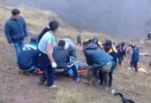 LA LIBERTAD: BUS CAE A UN ABISMO Y AL MENOS 15 PERSONAS PIERDEN LA VIDA