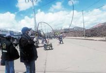 PUNO: CON CHICOTES RONDEROS DISUADEN A POBLACIÃ“N PARA ACATAR CUARENTENA