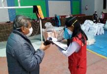 TACNA: ENTREGAN HASTA CUATRO KILOS DE SAL EN CANASTAS PARA POBLADORES POBRES