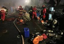 ILO: INCENDIO CONSUME PUESTOS DE MERCADO PACOCHA