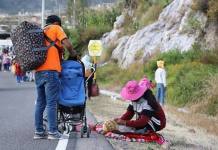TACNA: UNAS 300 PERSONAS CON SUS HIJOS CONTINÃšAN CAMINATA A PUNO