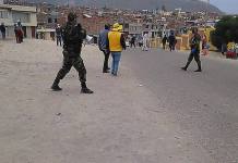 AREQUIPA: AMBULANTES AGREDEN A 15 FISCALIZADORES DE CERRO COLORADO EN INTERVENCIÃ“N