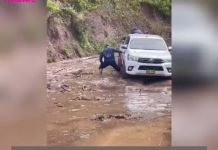 MOQUEGUA: ALCALDE DE CUCHUMBAYA INFORMA SOBRE VIVIENDAS COLAPSADAS Y FALTA DE MAQUINARIA PARA ATENDER EMERGENCIAS