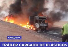 AREQUIPA: TRÃILER CARGADO DE PLÃSTICOS ARDIÃ“ EN LLAMAS