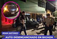 MOQUEGUA: AUTO DESENGANCHADO EN BAJADA QUEDA ATASCADO EN VENTANA Y EVITA DESASTRE