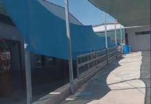 SAMEGUA: PADRES DE FAMILIA INDIGNADOS POR LAS MALAS CONDICIONES EN LA QUE SUS HIJOS REALIZAN SUS LABORES ESCOLARES