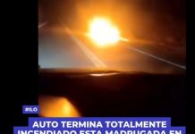 ILO: AUTO TERMINA TOTALMENTE INCENDIADO ESTA MADRUGADA EN PLAYA PLATANARES.