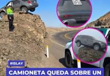 Camioneta queda sobre un montículo en Cocachacra