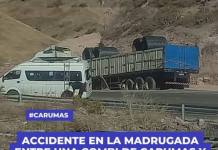 ACCIDENTE EN LA MADRUGADA ENTRE UNA COMBI DE CARUMAS Y UN TRÁILER